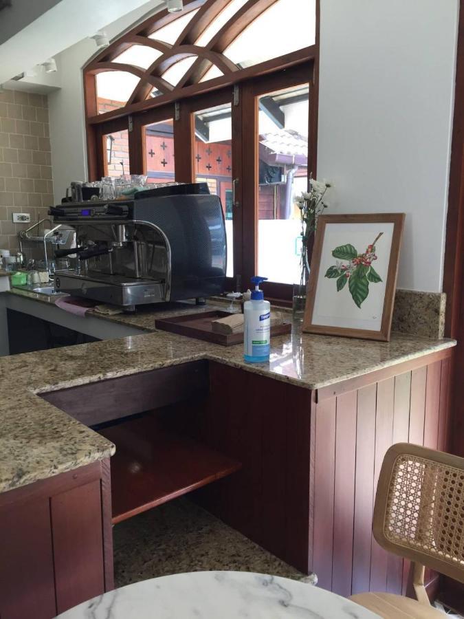 Valentier Cafe And Hotel Chiang Mai Extérieur photo