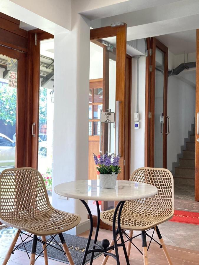 Valentier Cafe And Hotel Chiang Mai Extérieur photo