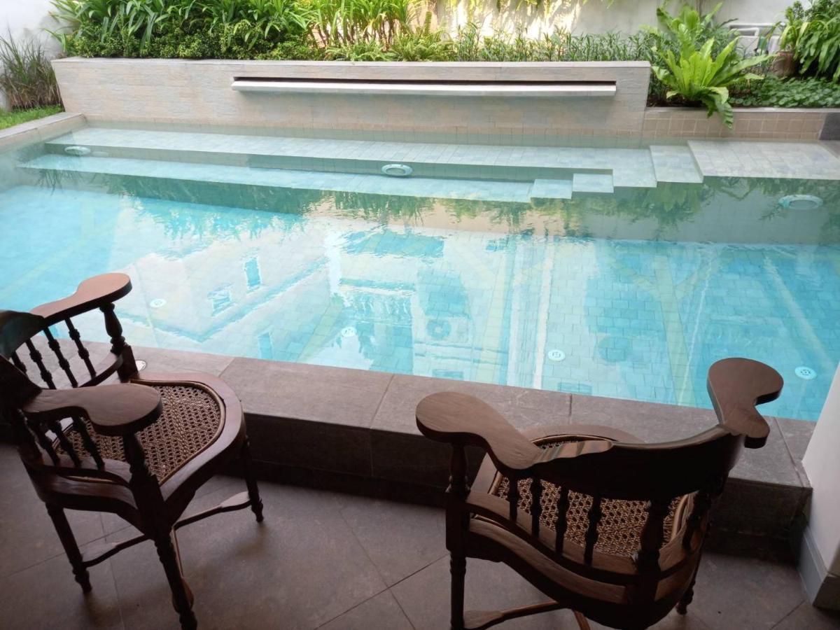 Valentier Cafe And Hotel Chiang Mai Extérieur photo