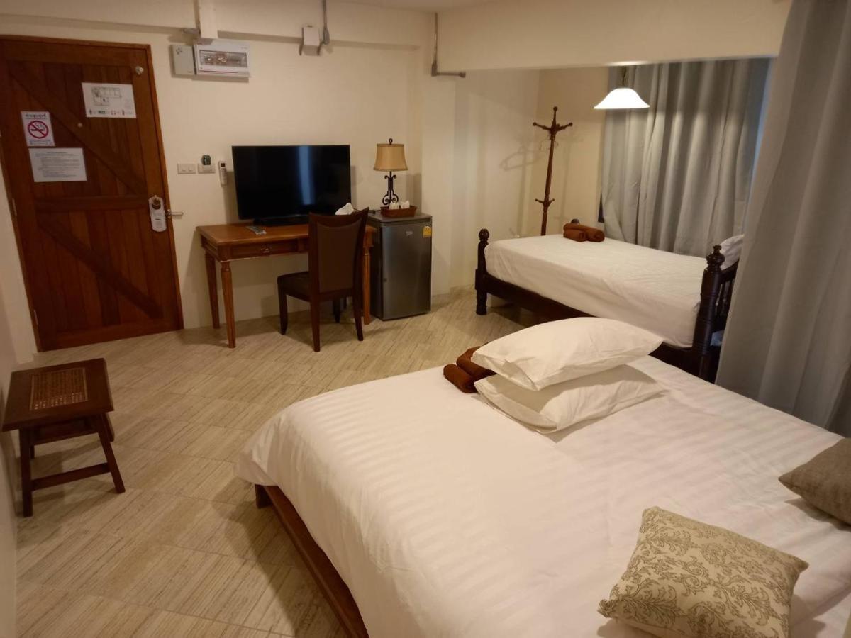 Valentier Cafe And Hotel Chiang Mai Extérieur photo