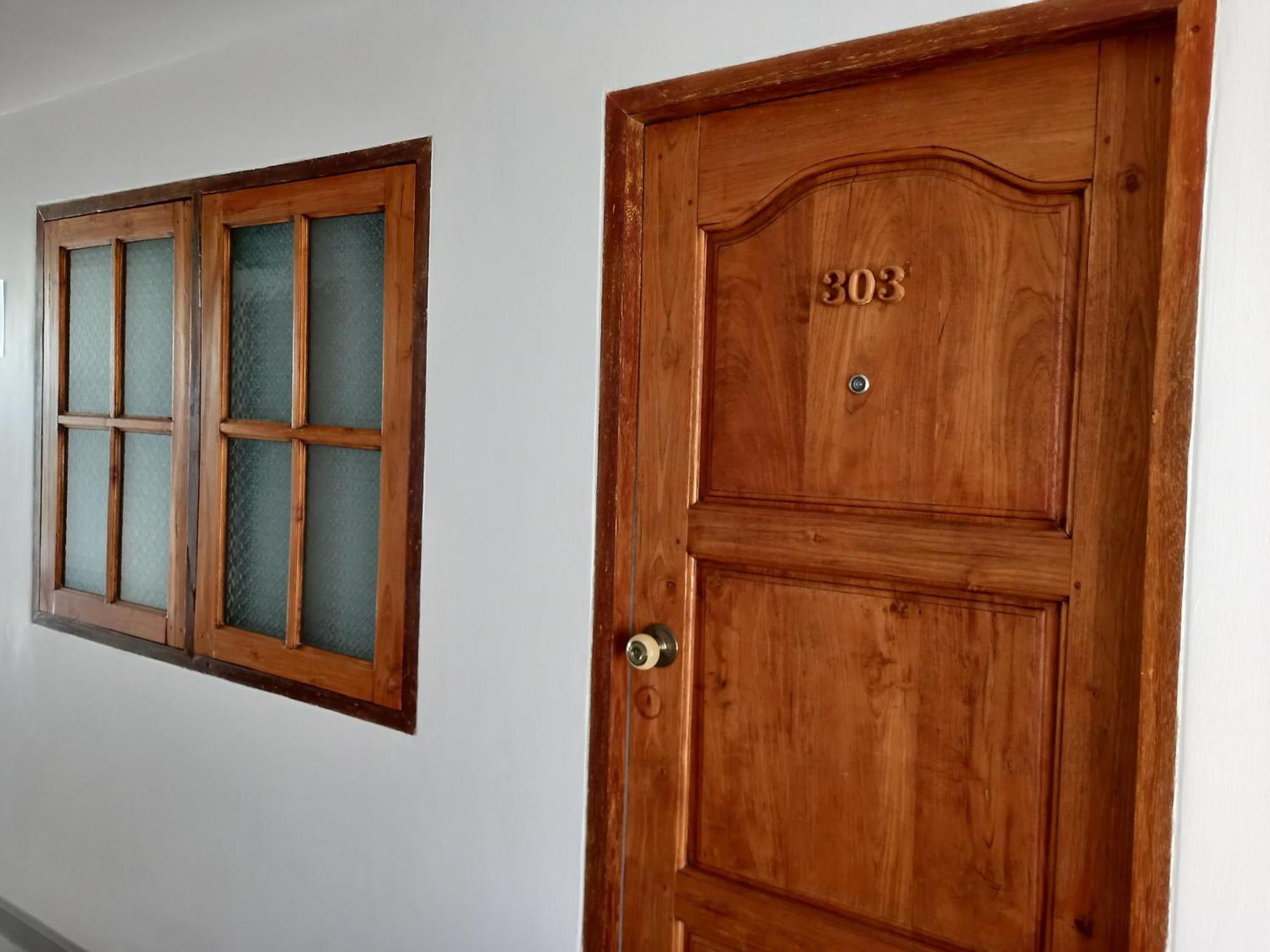 Valentier Cafe And Hotel Chiang Mai Chambre photo