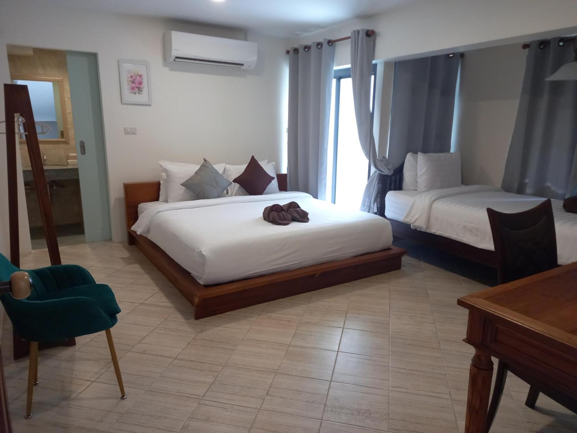 Valentier Cafe And Hotel Chiang Mai Extérieur photo